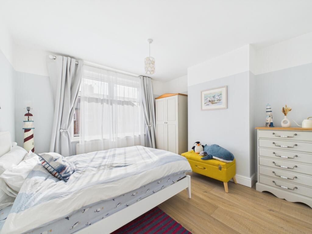 CAM02195G0-PR0067-STILL022