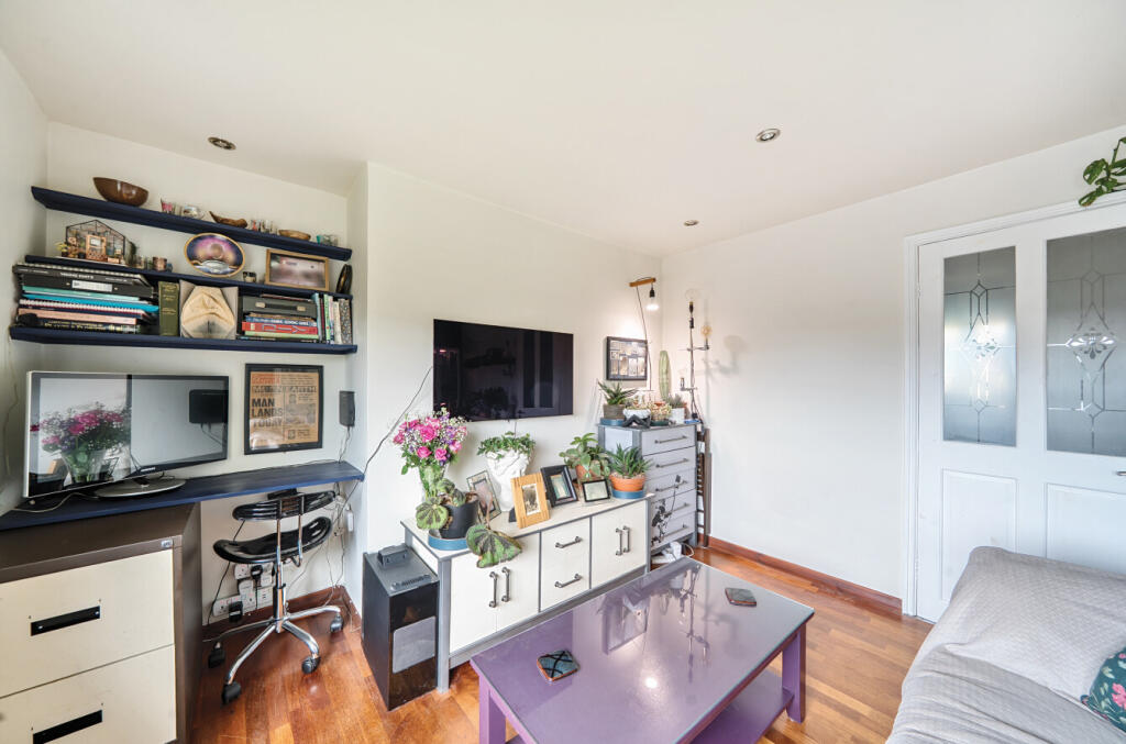 1304806-5-684aa0c...