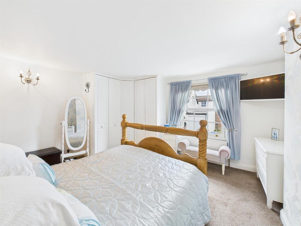 Bedroom: