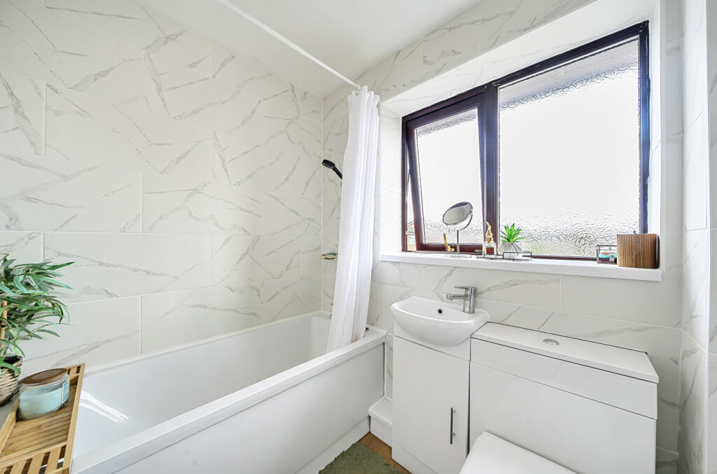 1325001-18-687683...