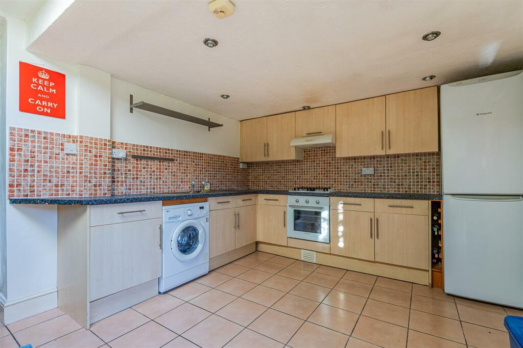 Summerfield Avenue 40-11.jpg