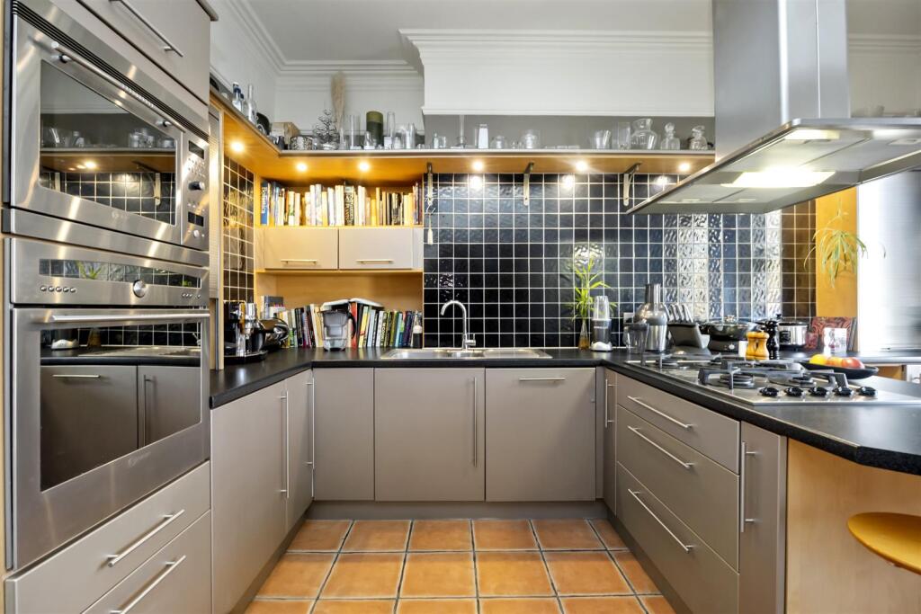 Rowlands Road, 85B-015.JPG