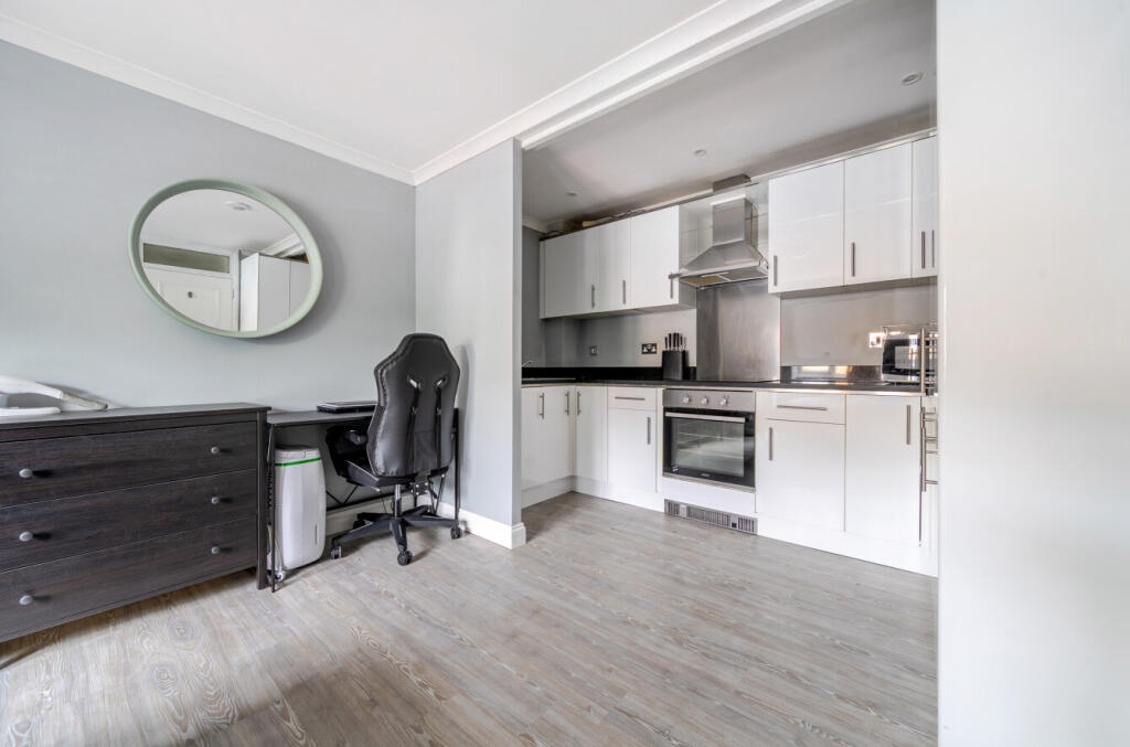 1320233-12-687661...