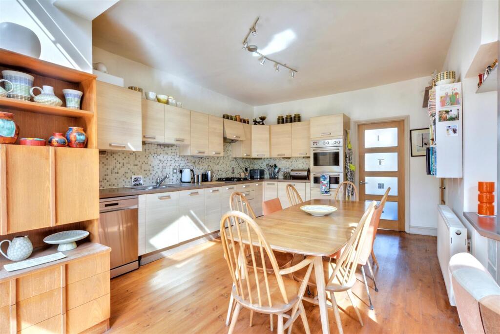 Kitchen_ (3).jpeg