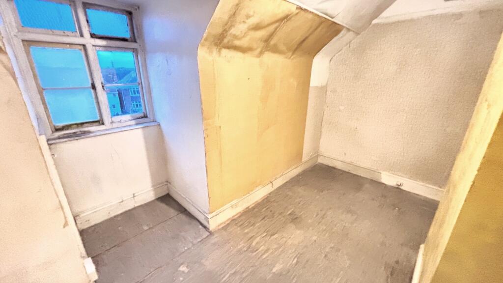 Bedroom 5 or attic room 2