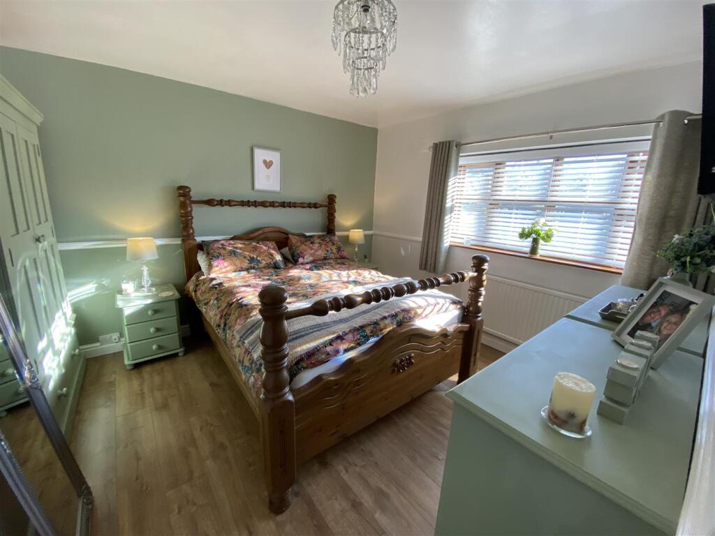 Bedroom no.1 front double: