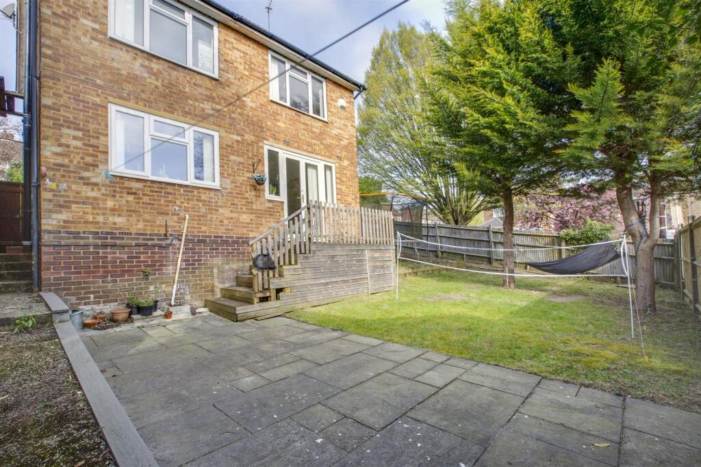 120 Deeds Grove, HP12 3NZ-7.jpg
