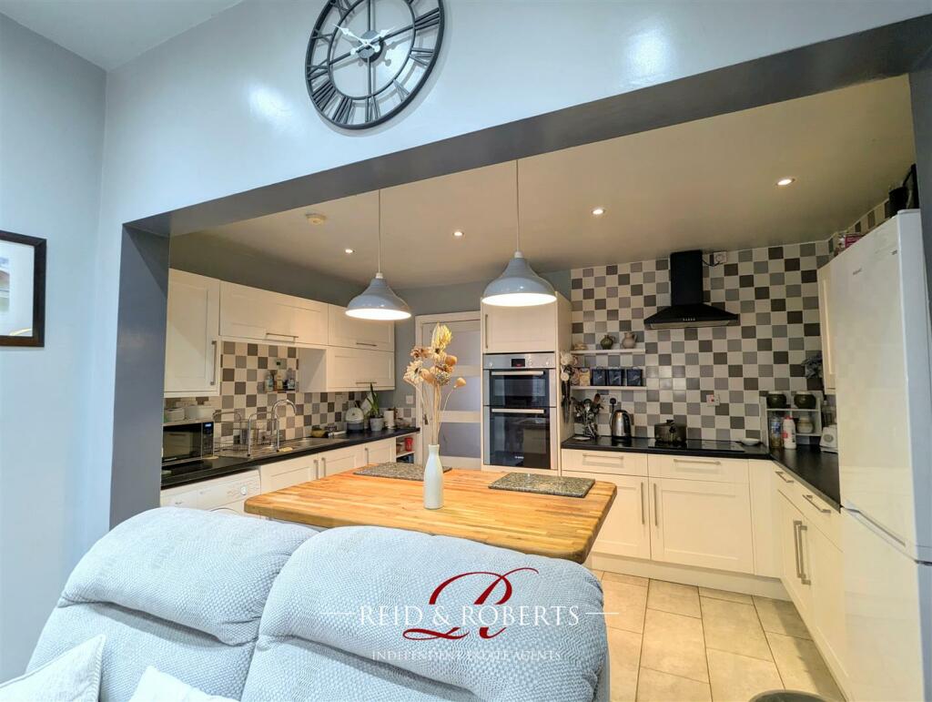 Open Plan Kitchen/Family Room