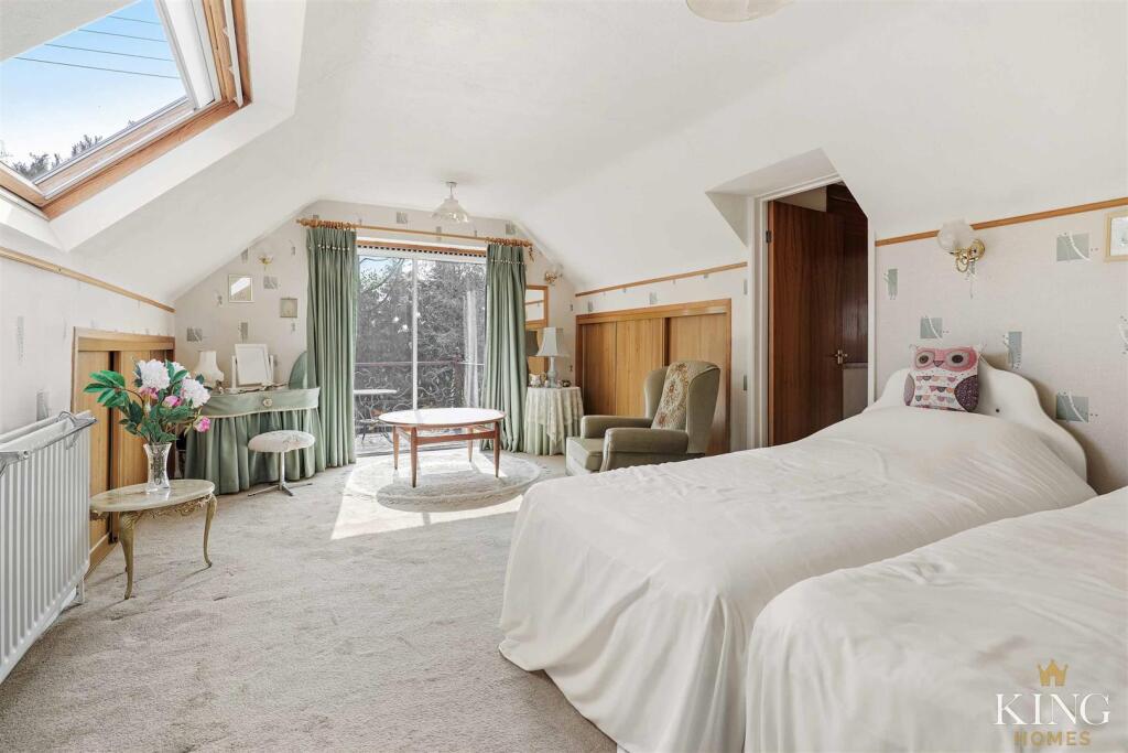 Bedroom 2 with Balcony