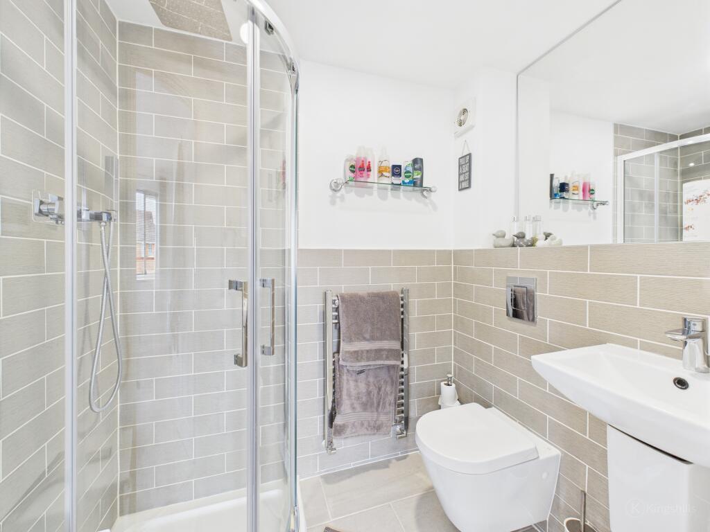 CAM02119G0-PR0419-STILL006