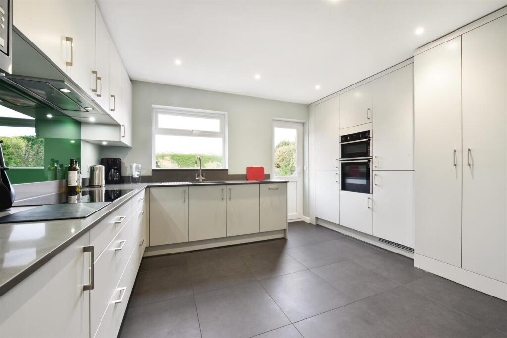 Kitchen/Breakfast Room