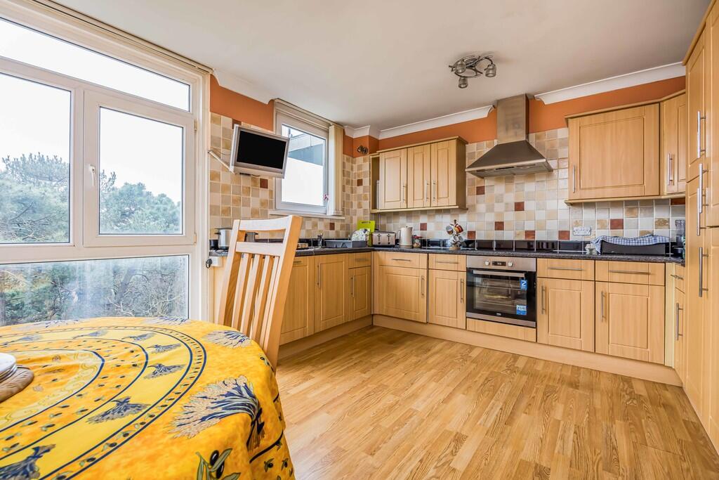 102 Admirals Walk...