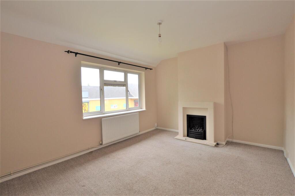 Living Room .jpg