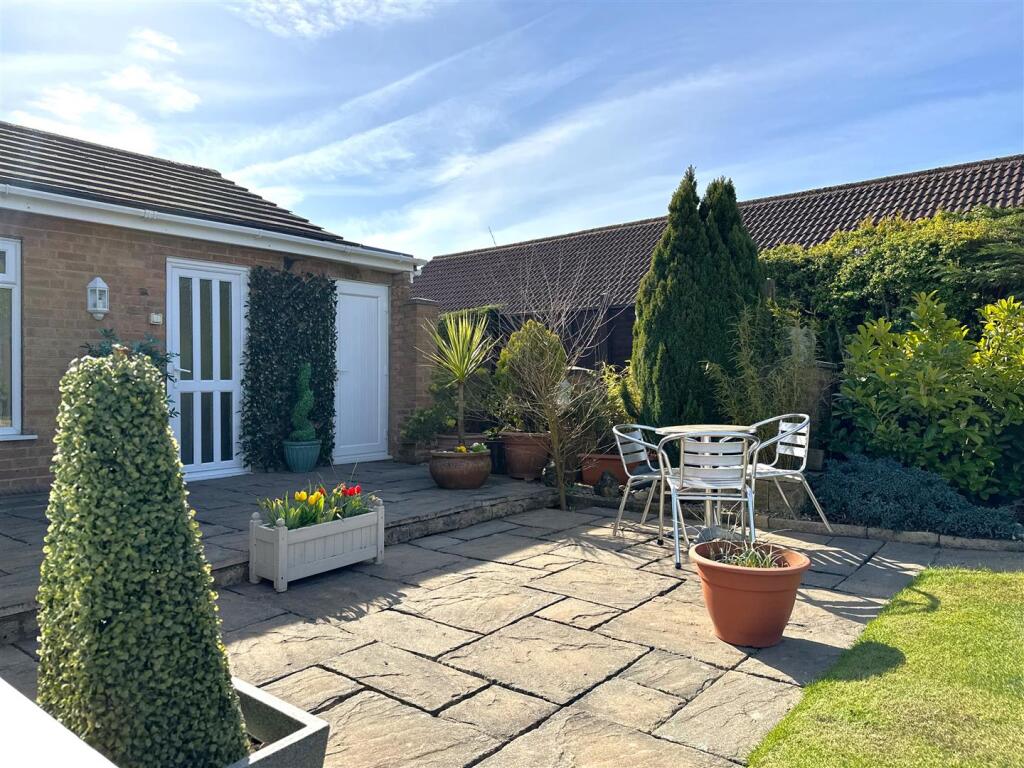 Secluded Paved Seating Area 626