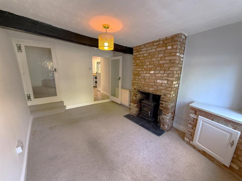 Living Room B.JPG