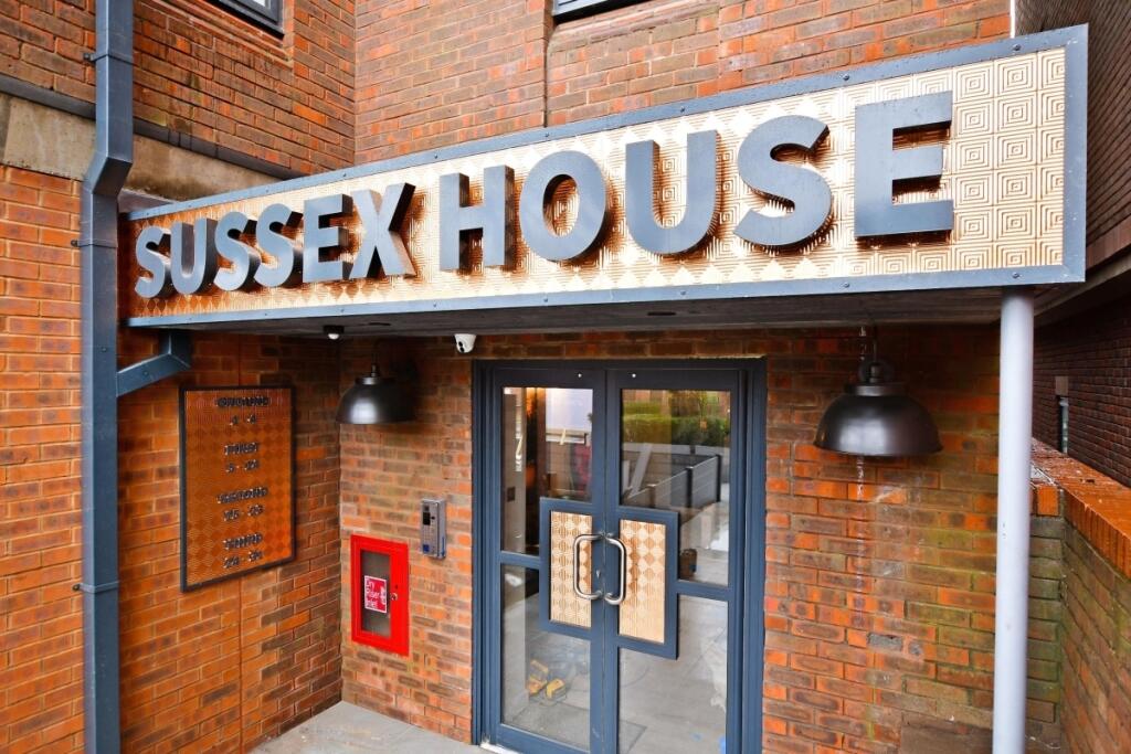 Sussex-house-Fron...