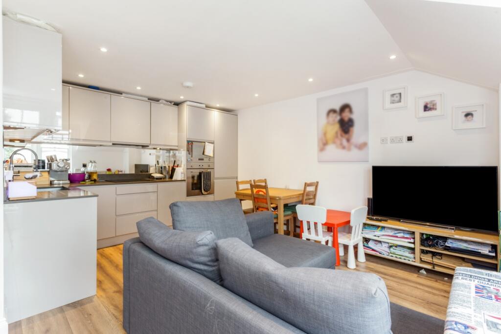 Raglan House, 13 (7)