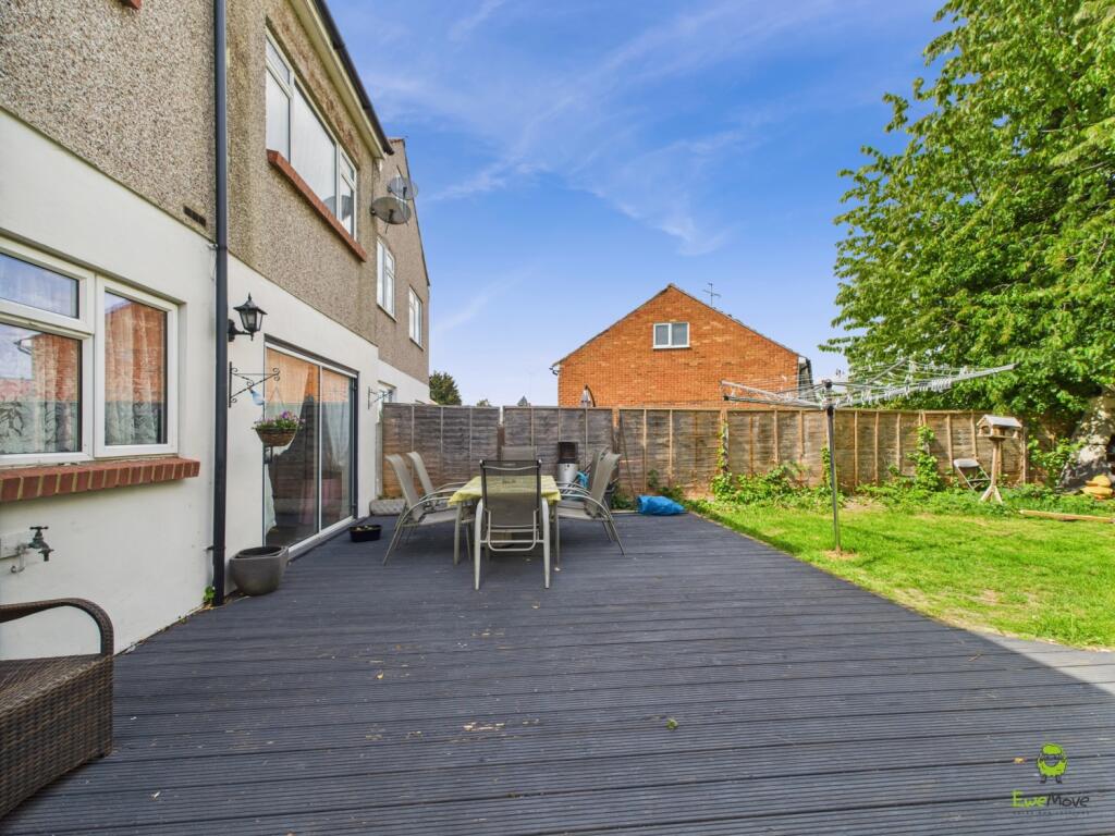 Presented by Clinton at EweMove Bexleyheath and Da