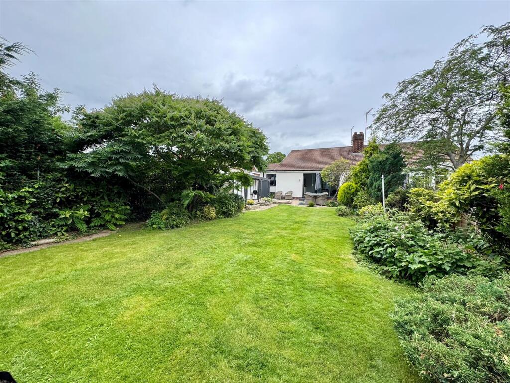 16 Queensbury Way garden.jpg