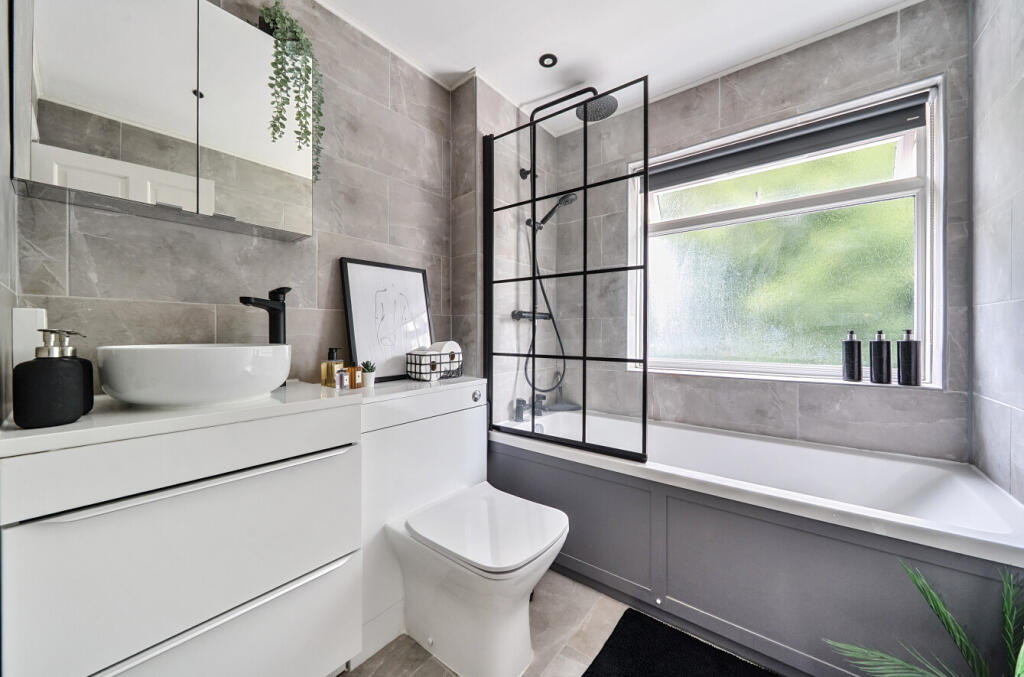 1316141-5-685d250...