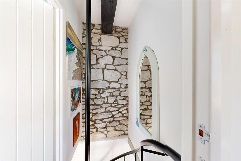 3-Cove-Cottages-04122025_114547.jpg