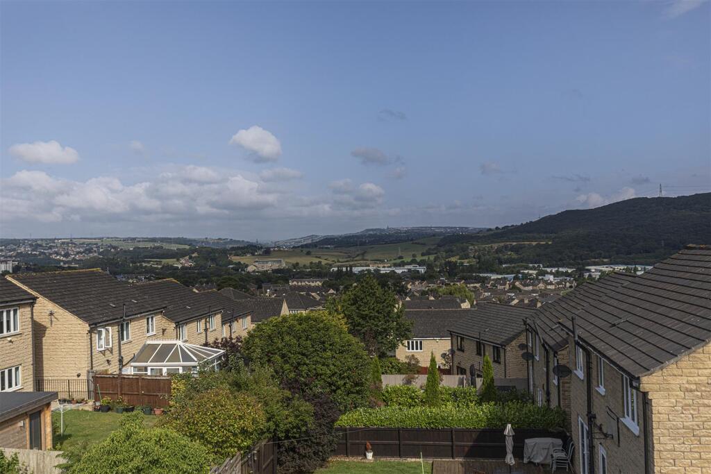 Bramleys Estate Agents - High Bank Close - Elland 