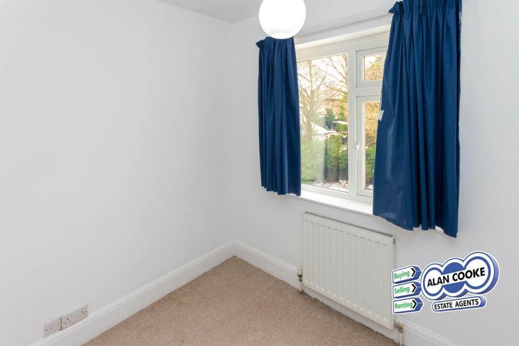 BEDROOM 4
