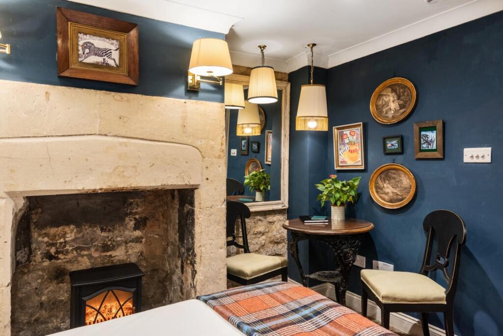 11a Claverton Buildings, Bath, BA2 4lD-7.jpg