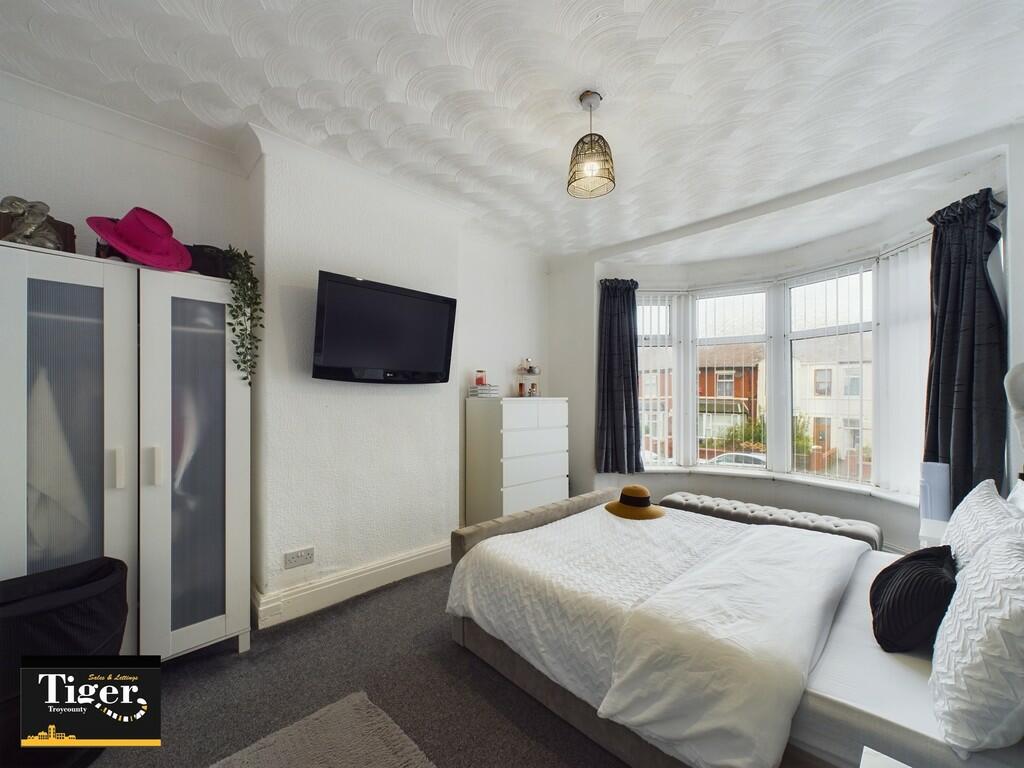 CAM02176G0-PR0337...