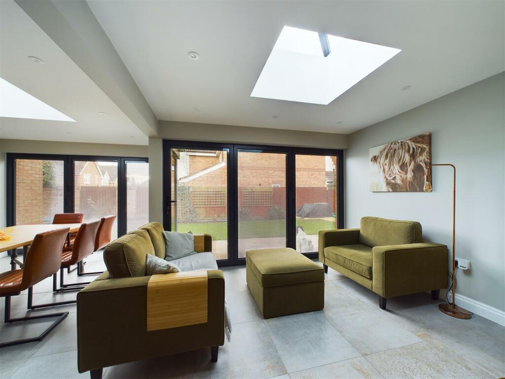 OPEN PLAN LIVING KITCHEN