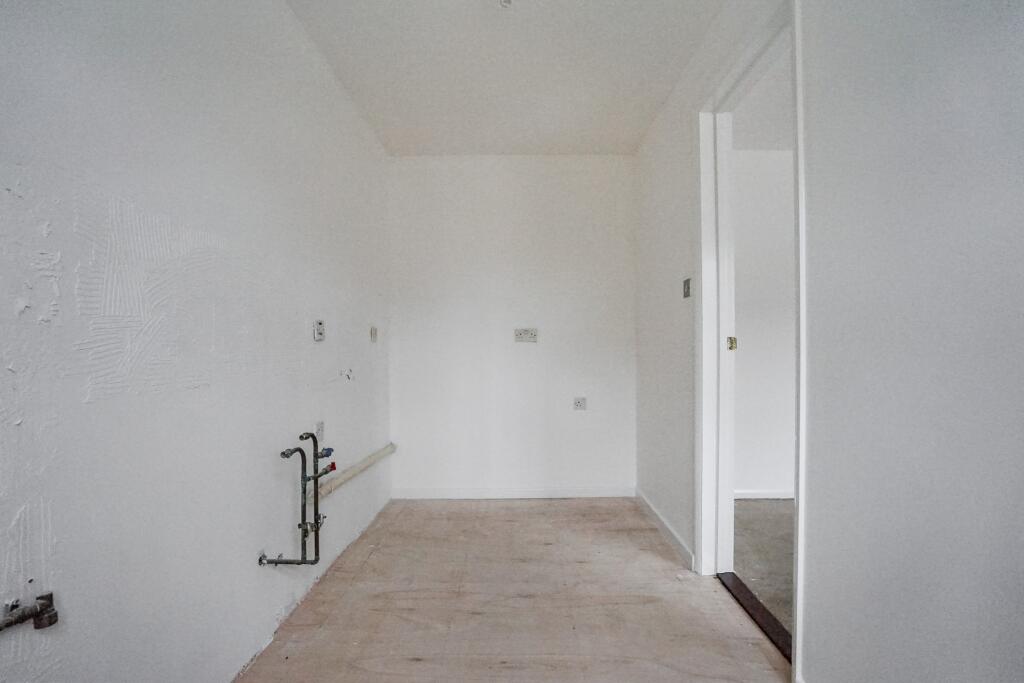 44 Summerhill Way, Mitcham CR4 2NJ