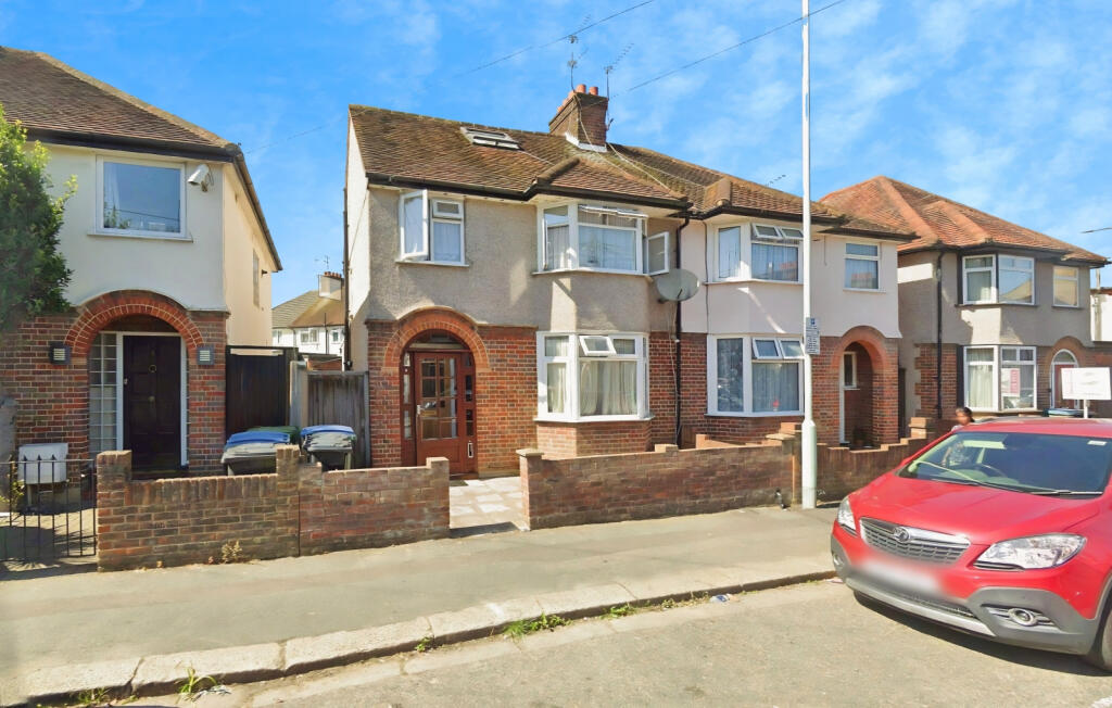 Five Bedroom Semi Detached House To Rent