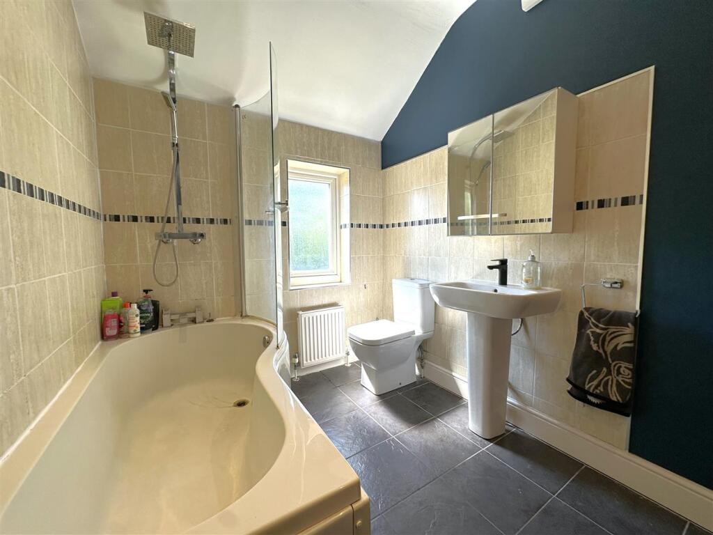 First Floor Bathroom 502