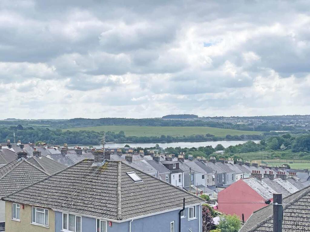 Wycliffe Road 39 - View Front.jpg