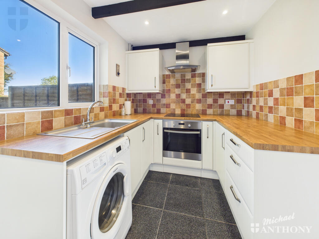 CAM03852G0-PR0440-STILL003