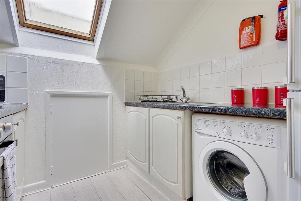 Daimler House Apt3 R.jpg