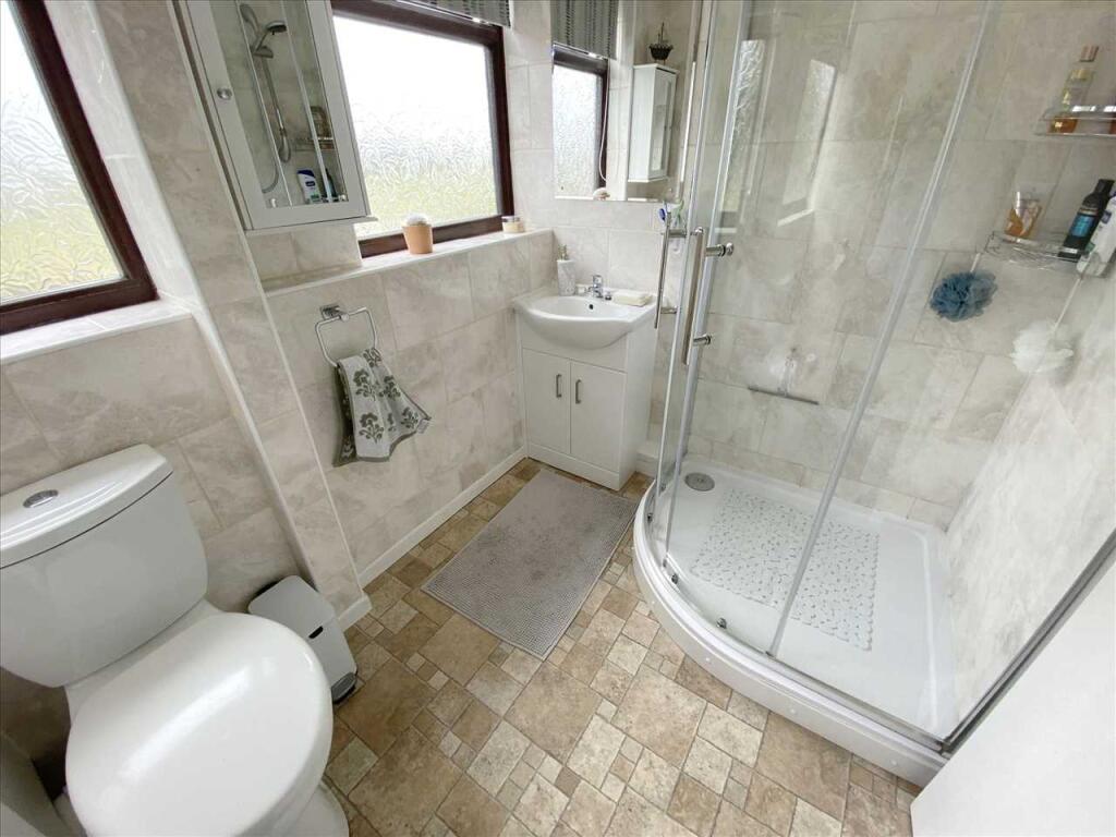Shower Room: