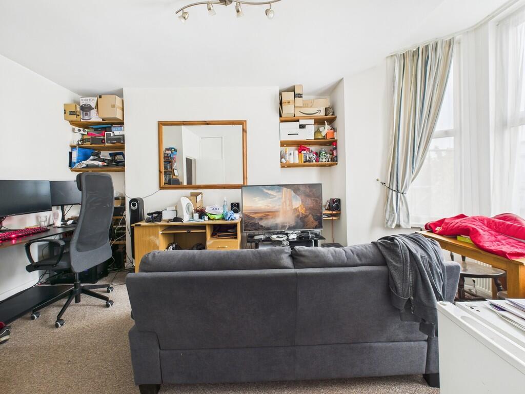 CAM03974G0-PR0222...