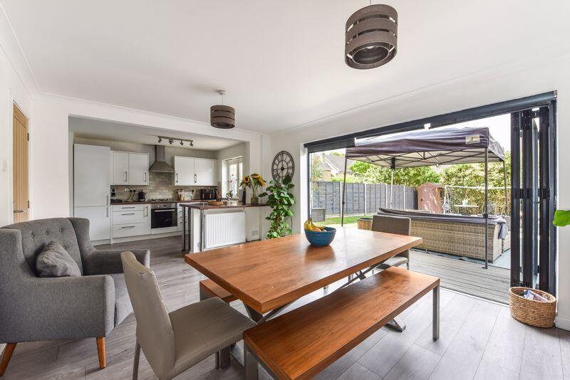 Kitchen/Dining Rom 