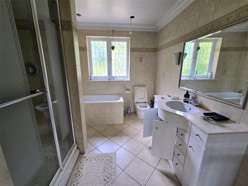 En-Suite Master