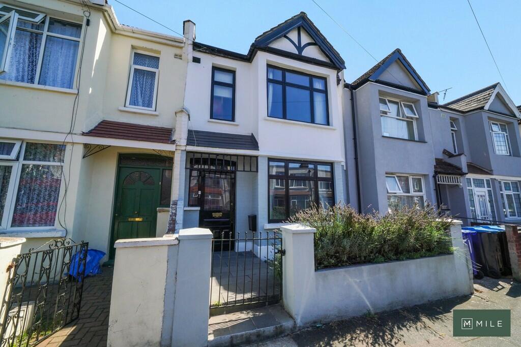 53 Yewfield Road ...