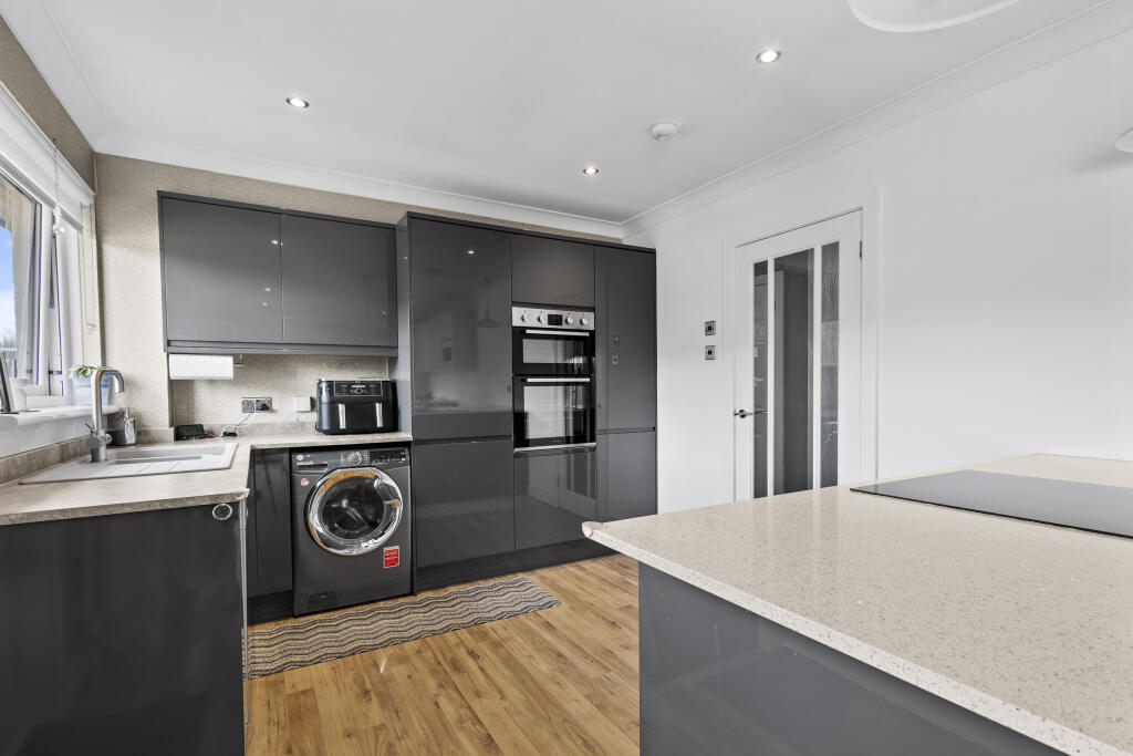 172 Holmburn Road (75 of 110).JPG