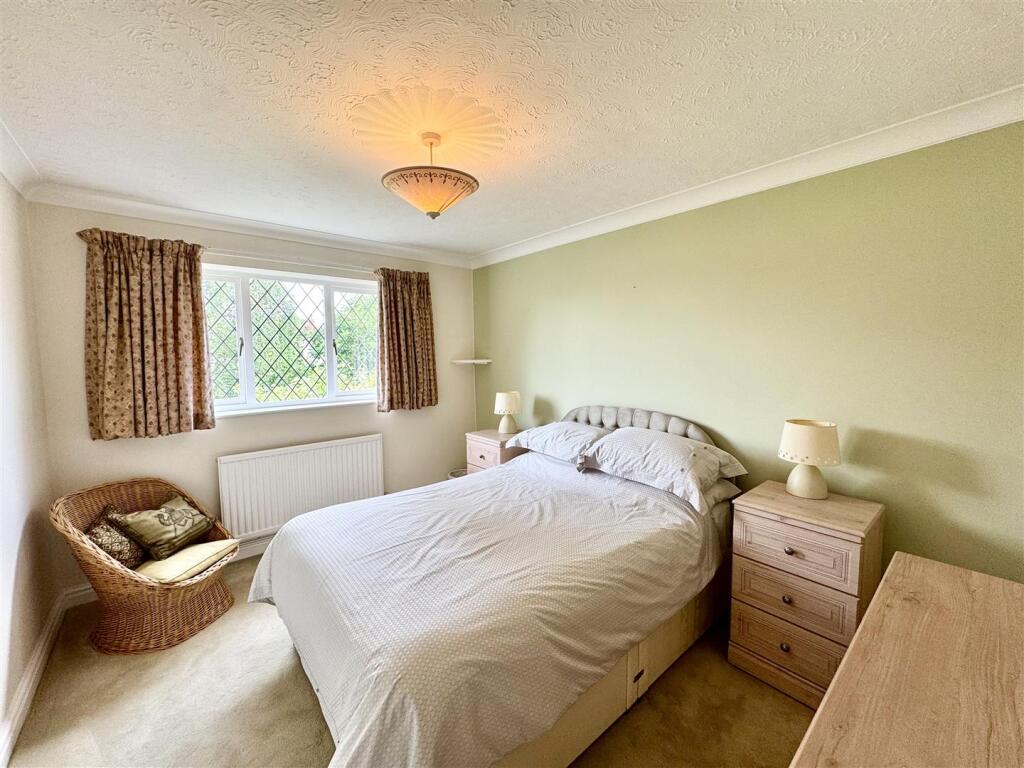 BEDROOM 2