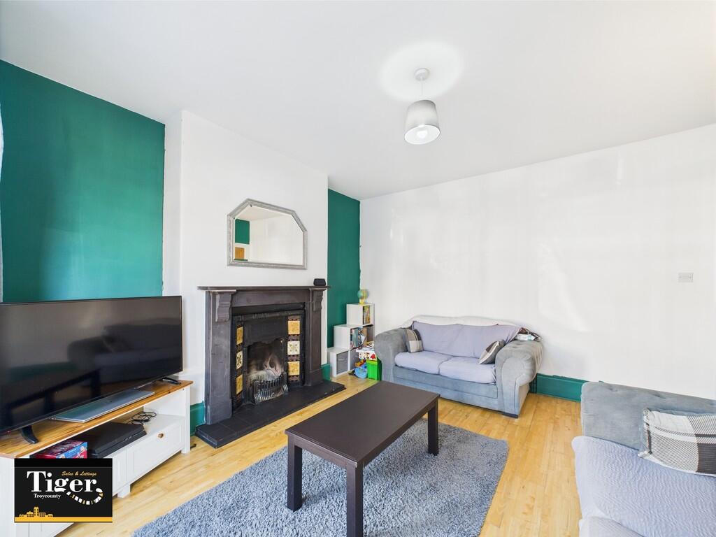 CAM02176G0-PR0580...