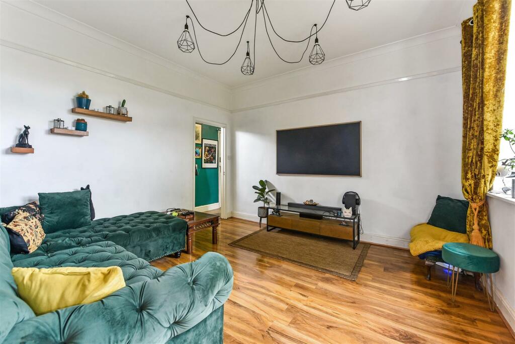 Lounge into home.jpg