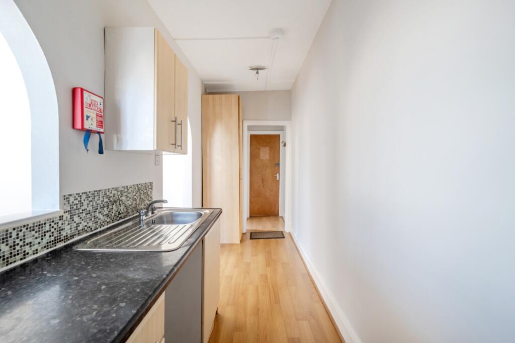 1356408-16-68d2a4a403fbb