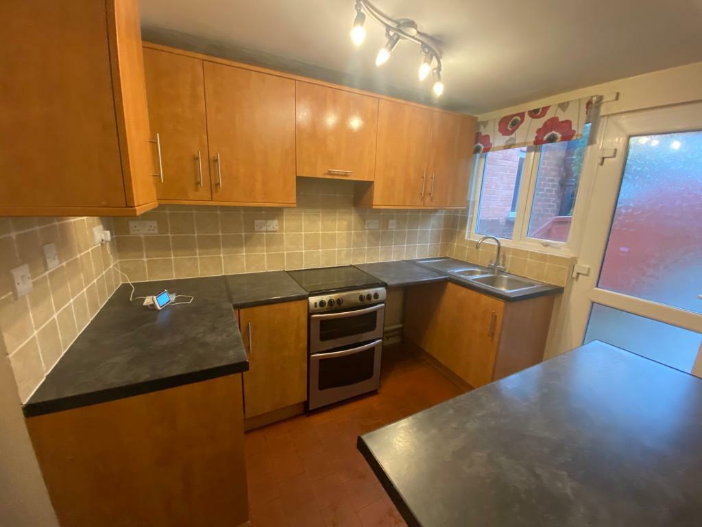 Kitchen B.jpg