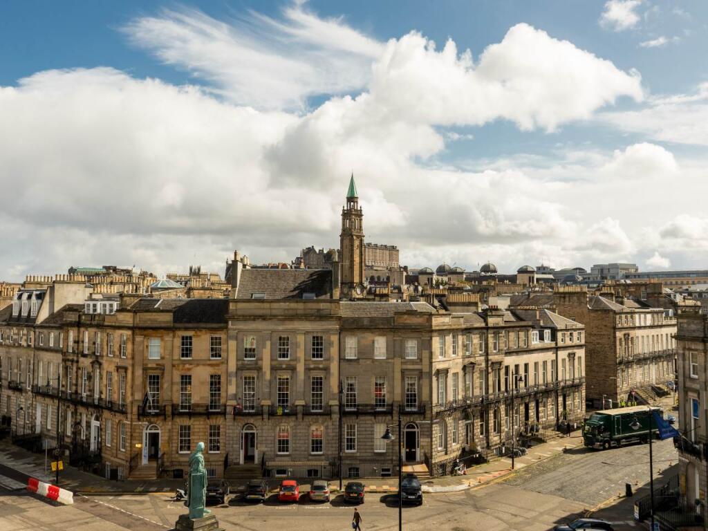 65260_MelvilleCres02