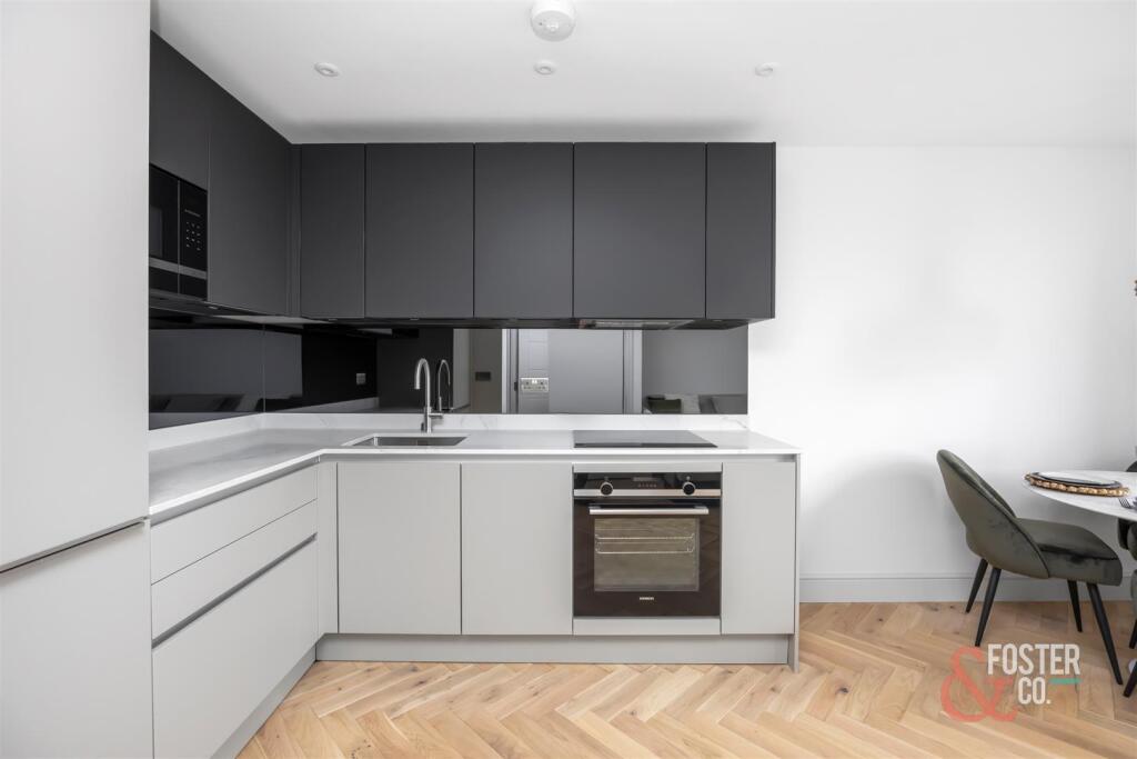 Flat 8_005.jpg
