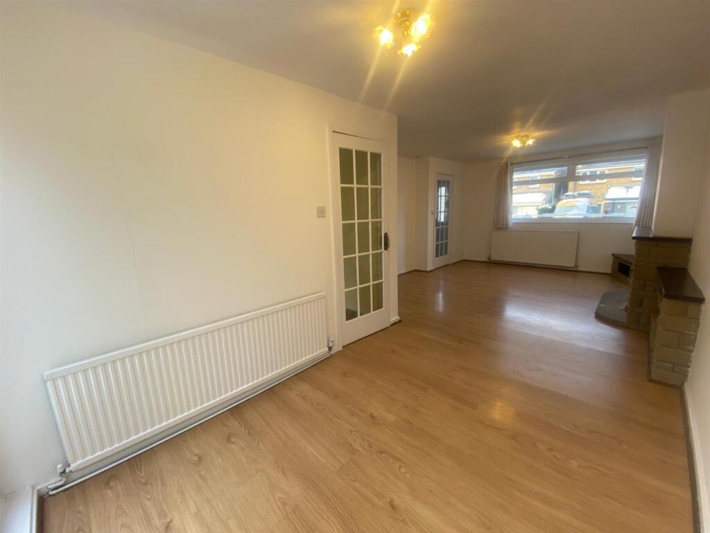 DINING AREA 1.jpg